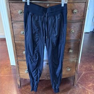 Lululemon Dance Studio Mid-Rise Joggers - Size 6